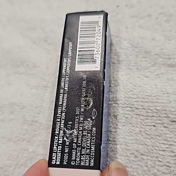 MAC Bubbles Glaze Lipstick - Picture 3 of 3